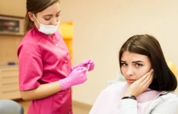 Patient seeking urgent dental emergency treatment in clinic